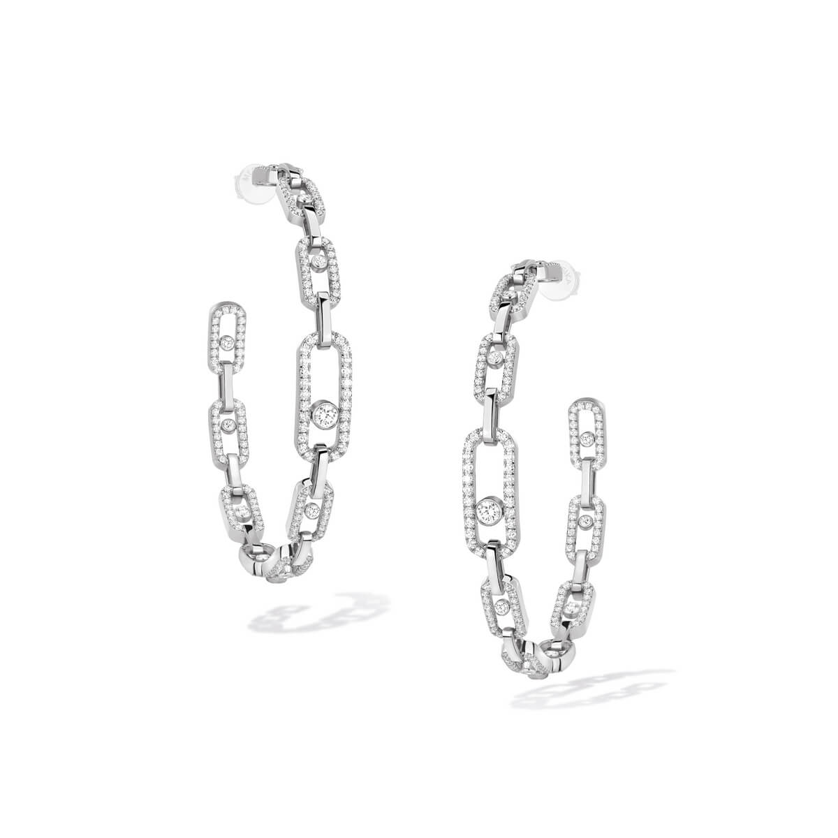 Мадонна дополнила свой образ серьгами Messika