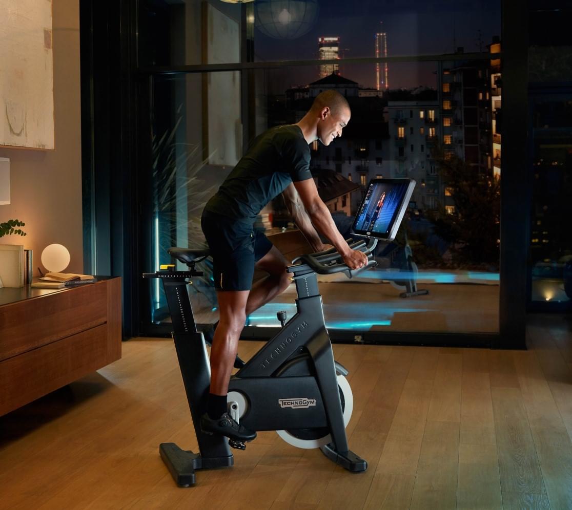 Инновационный велотренажер Technogym Bike