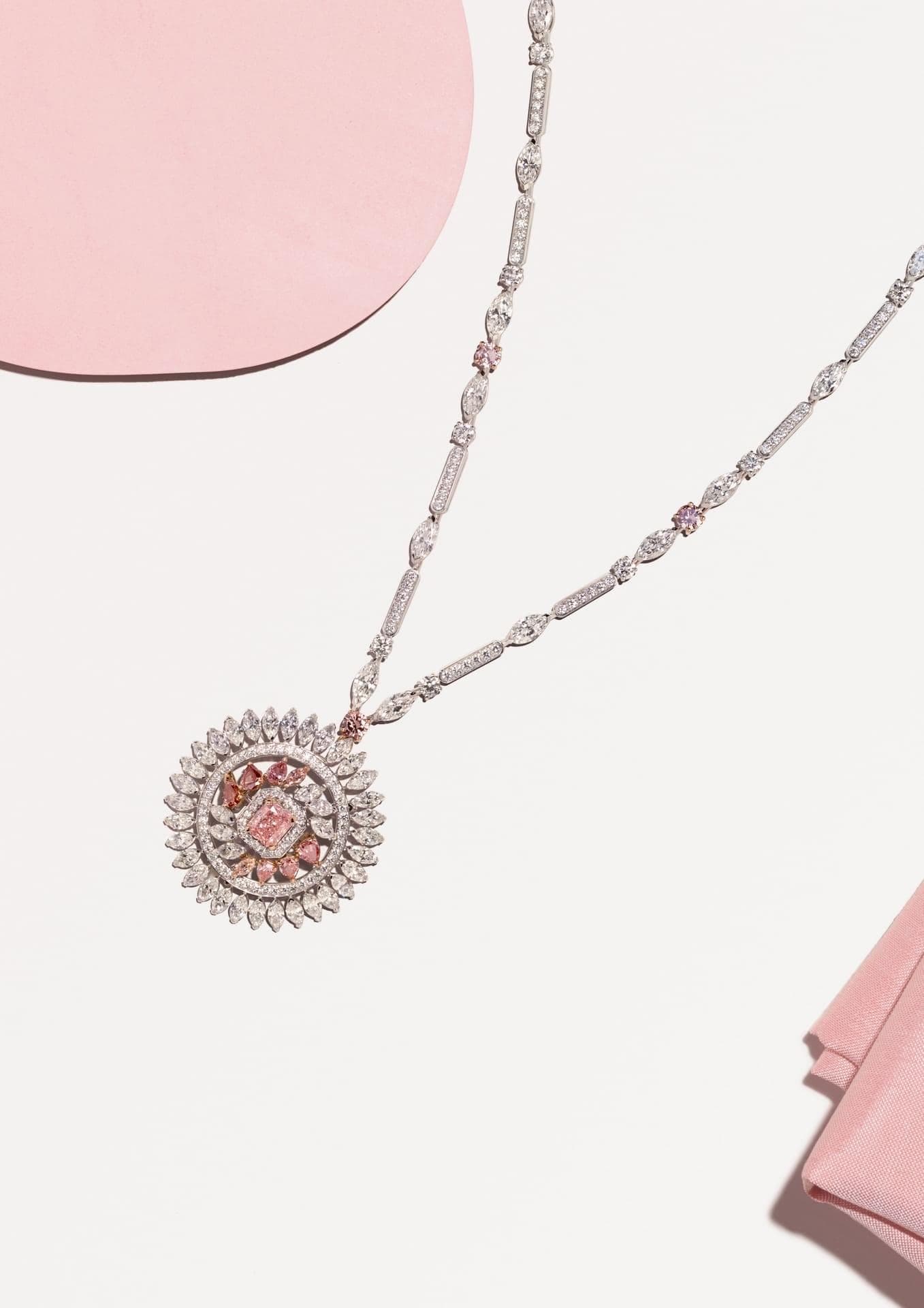 Образы природы от De Beers