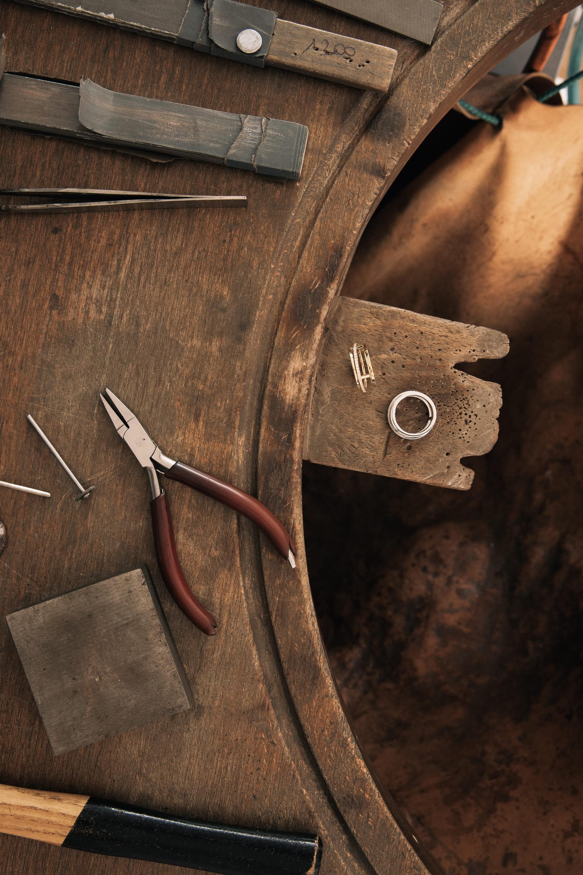 De Beers анонсирует новую эстетику, представляя кольцо The Horizon