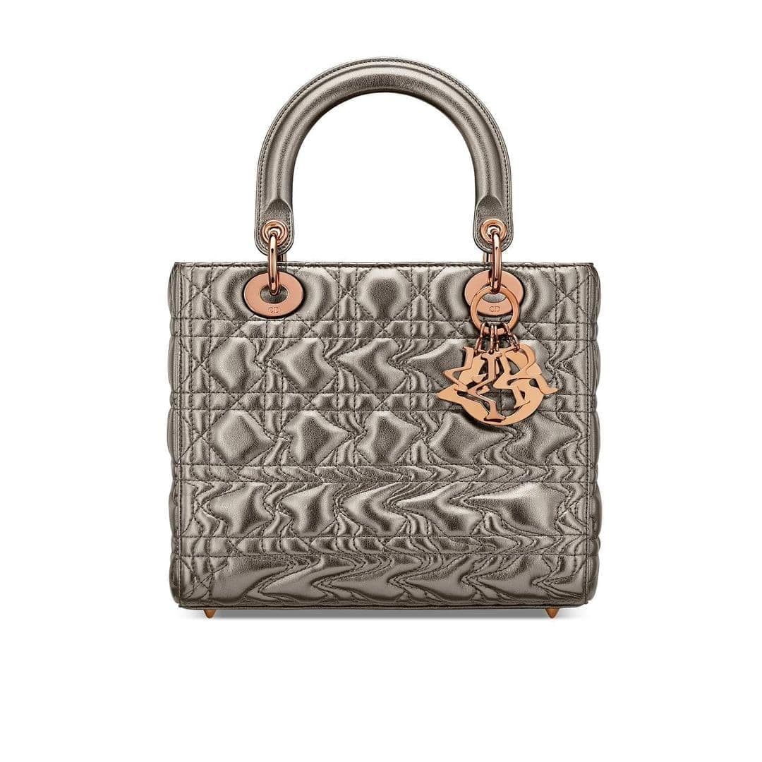Новая интерпретации сумки Lady Dior