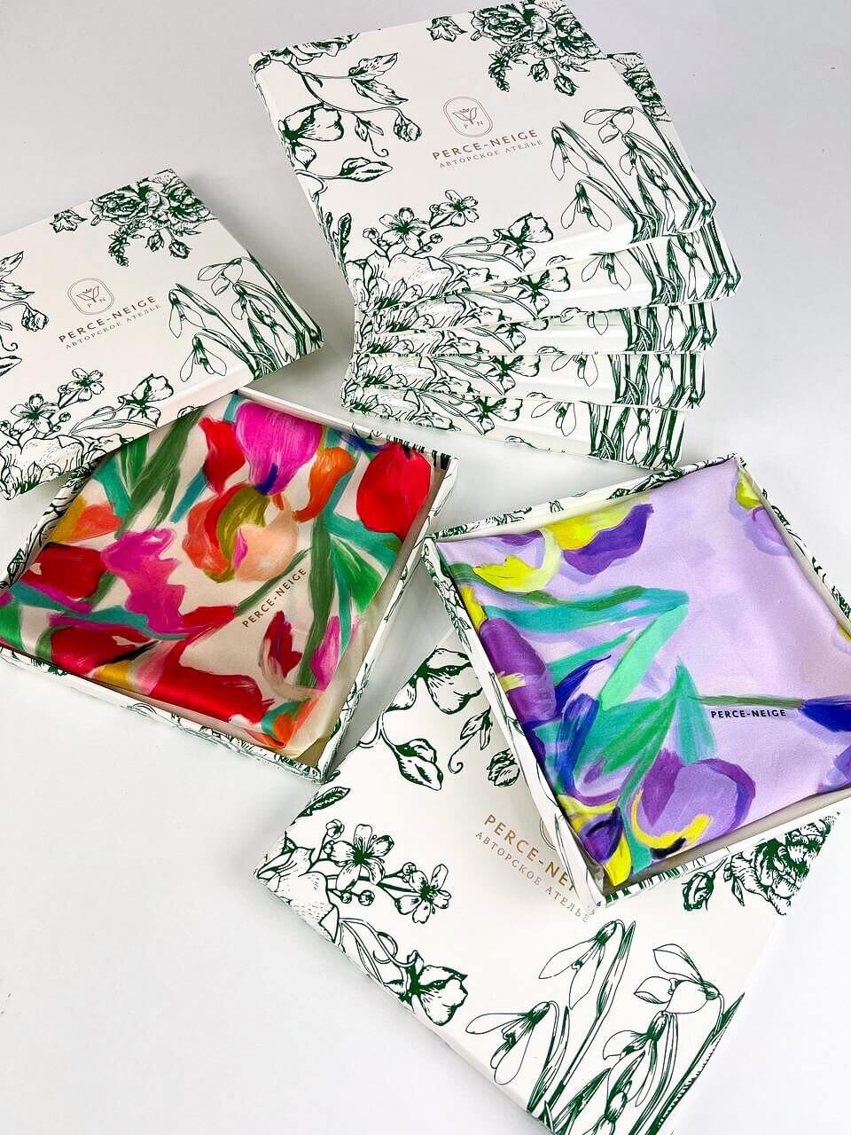 Perce-Neige представляет новую коллекцию шелковых платков