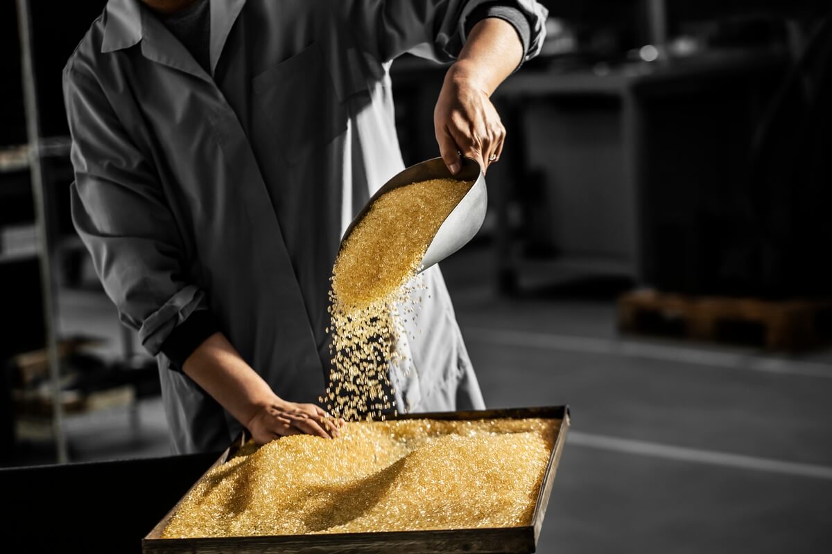 The new Dior ‘Tribales’ earrings in the spirit of the collection's colorful palette