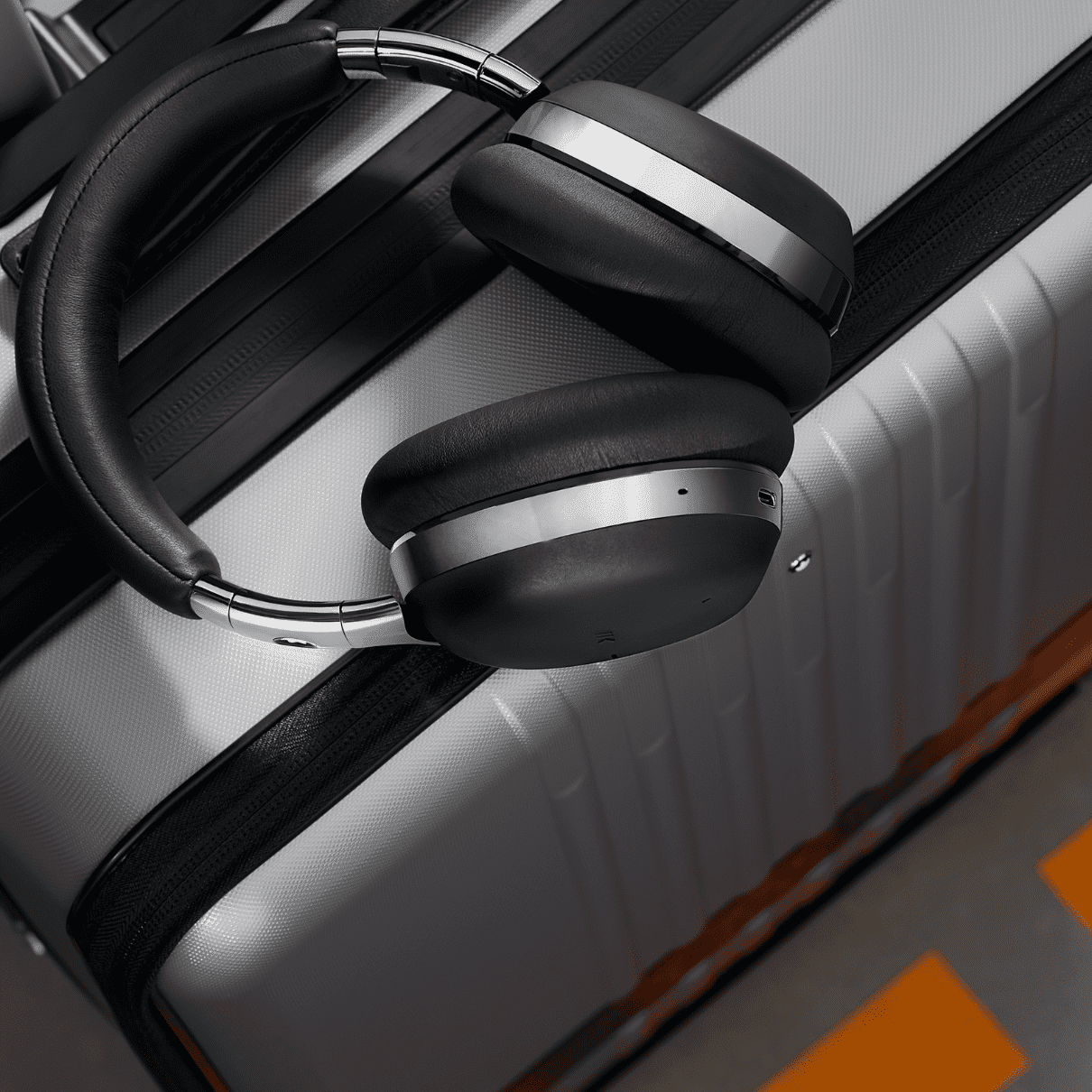 SMART - наушники от MONTBLANC