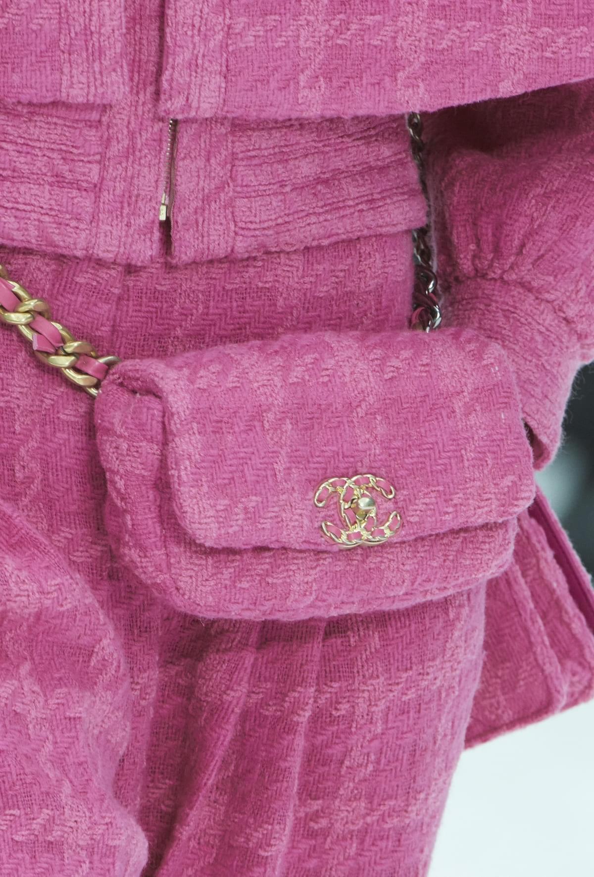 CHANEL представляет сумку CHANEL 19