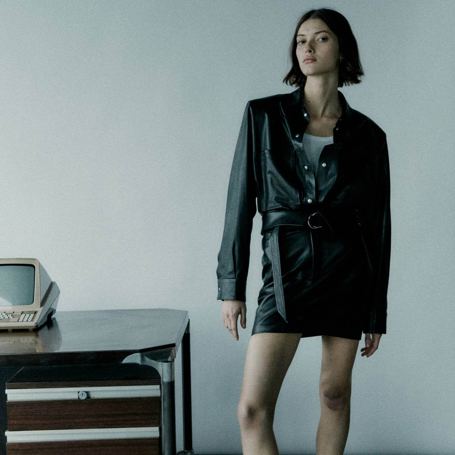 Верхняя одежда и изделия из кожи в новой коллекции IRO