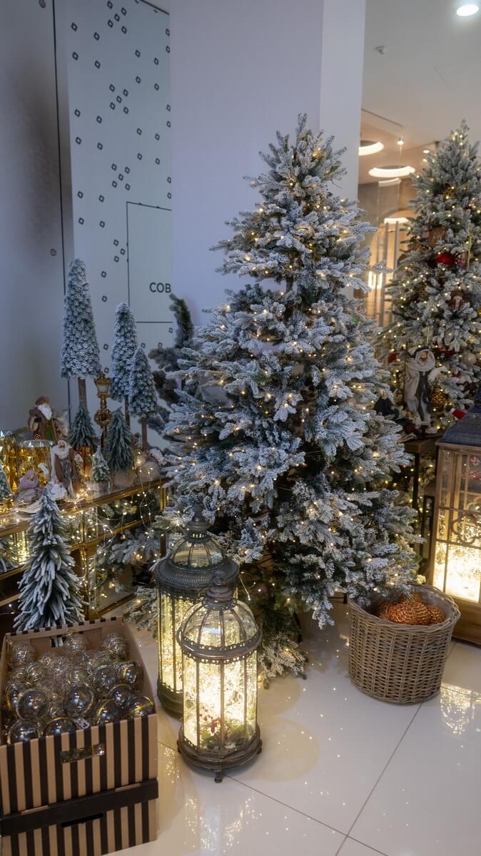 The Vremena Goda Galleries are hosting a new year's bazaar