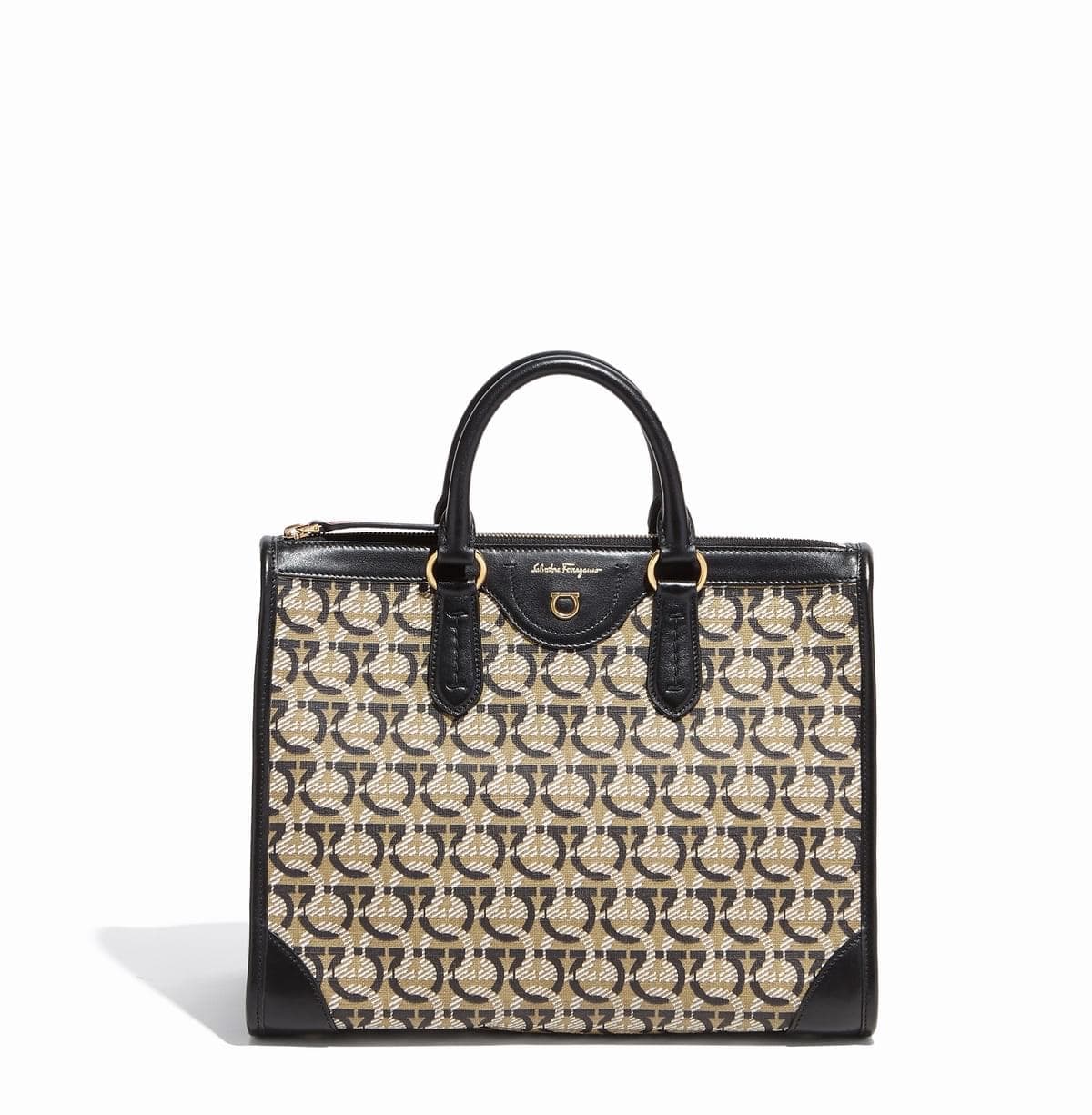 Кампания Gancini от Salvatore Ferragamo