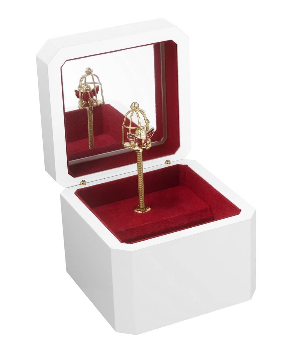 New collection of gifts and home decor from Cartier