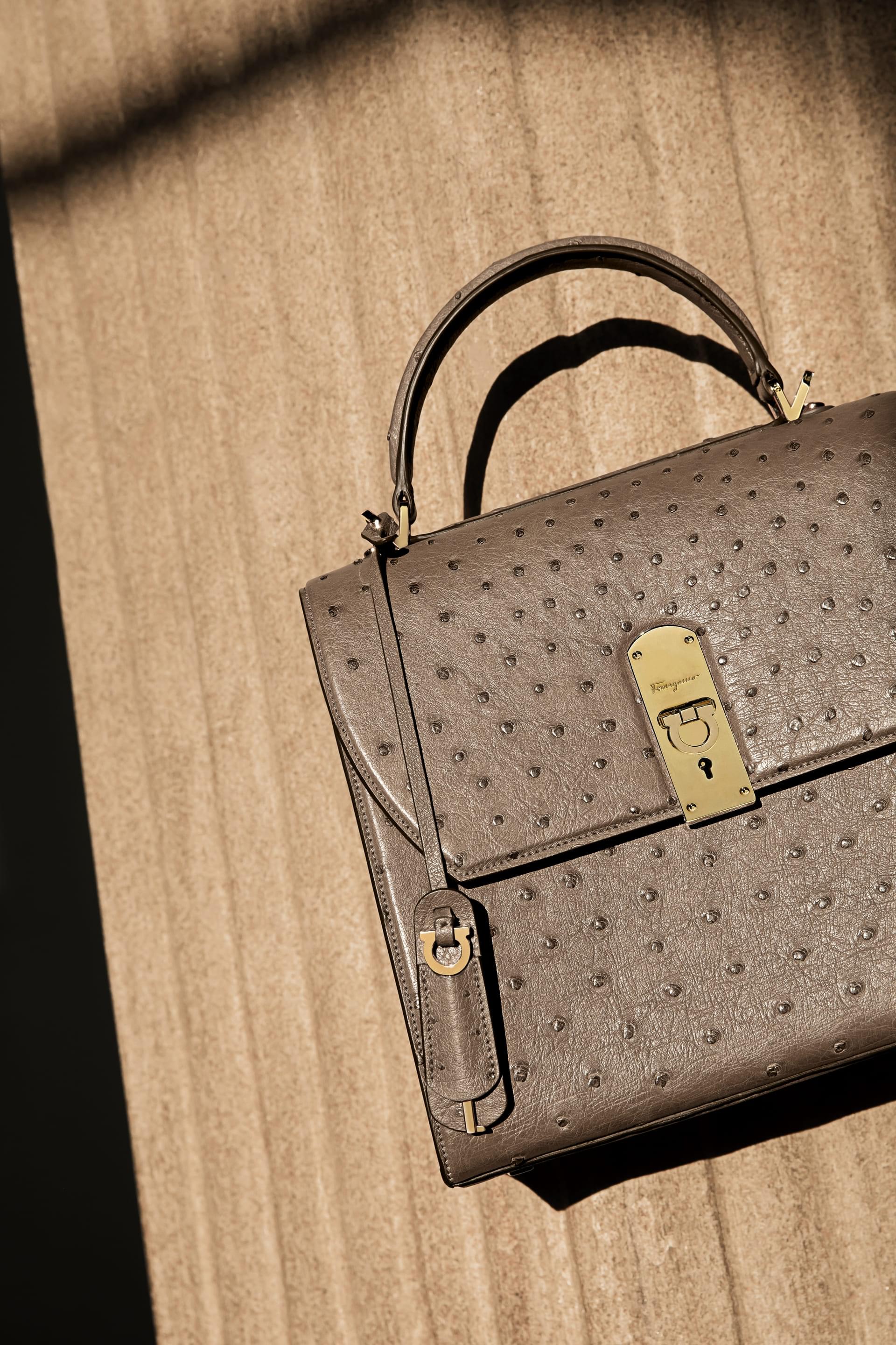 Salvatore Ferragamo представляет новую знаковую сумку boxyz эксклюзивно во «Временах Года»