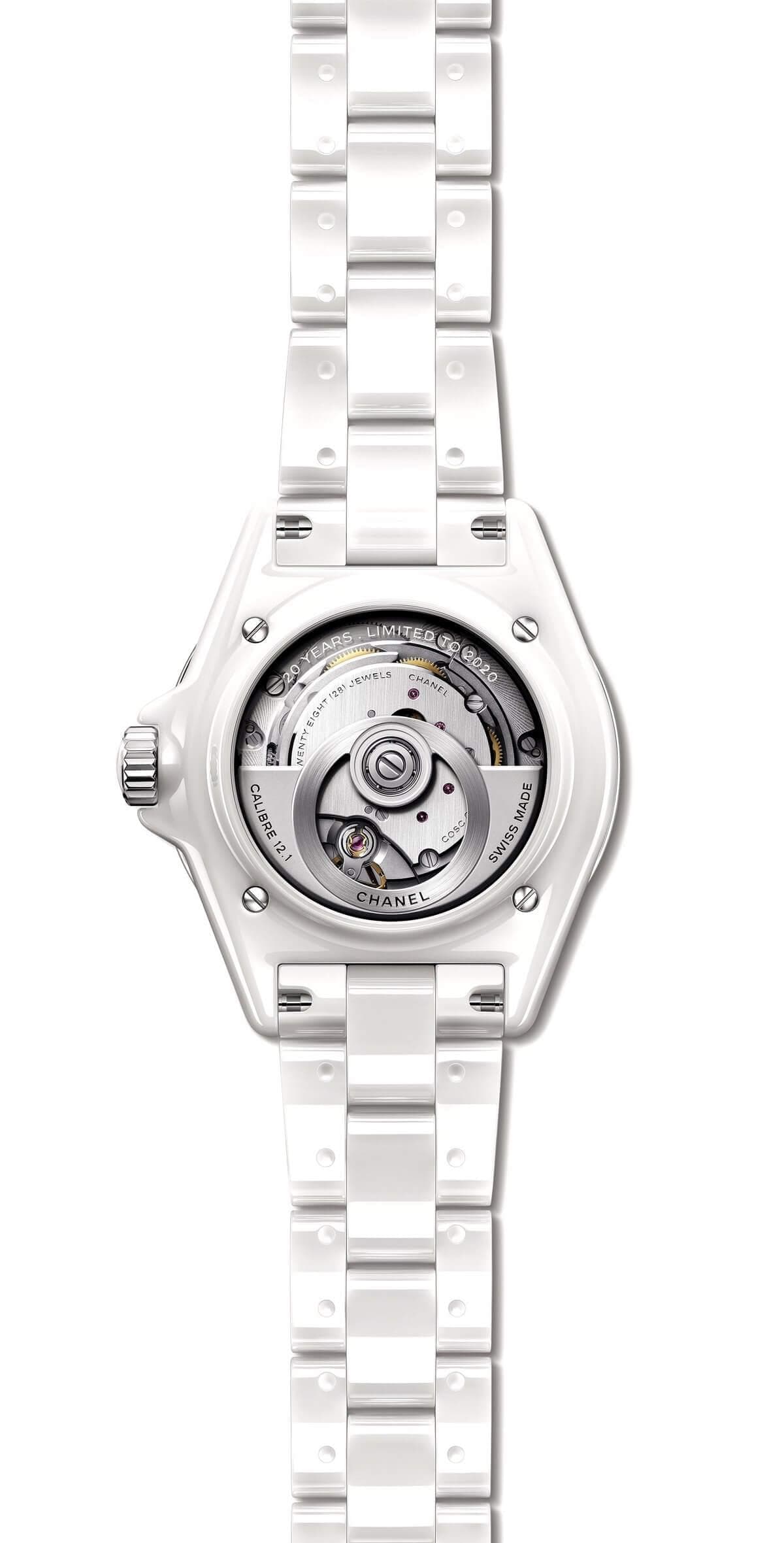 Новый дизайн часов Chanel J12
