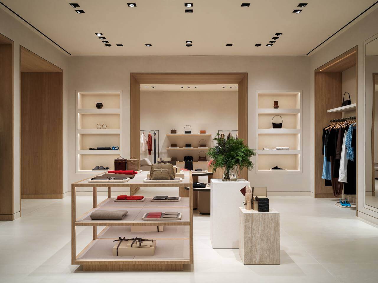 12 STOREEZ в Галереях