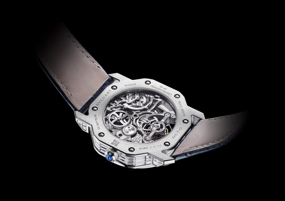 Первая женская версия часов Bvlgari Octo Roma