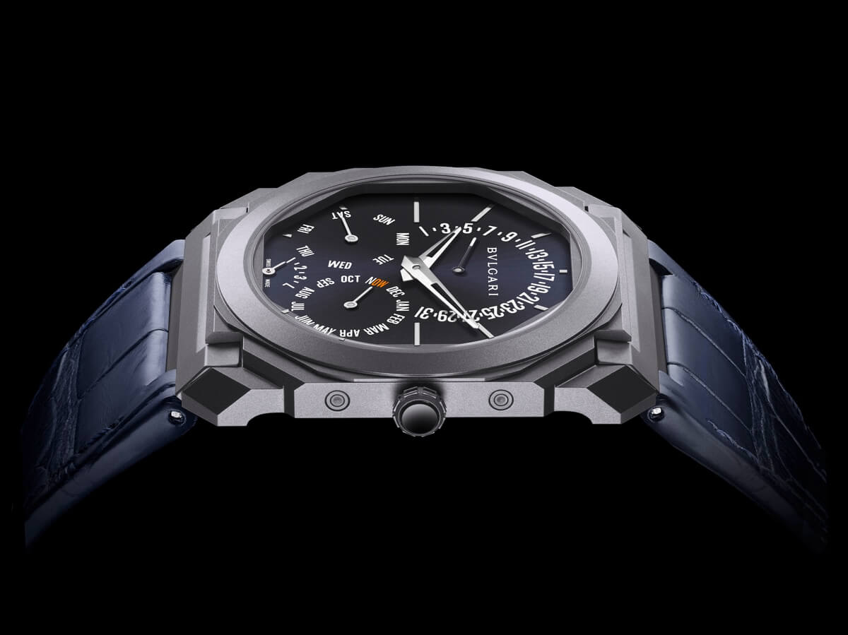 Часы с вечным календарем из тантала Octo Finissimo BVLGARI