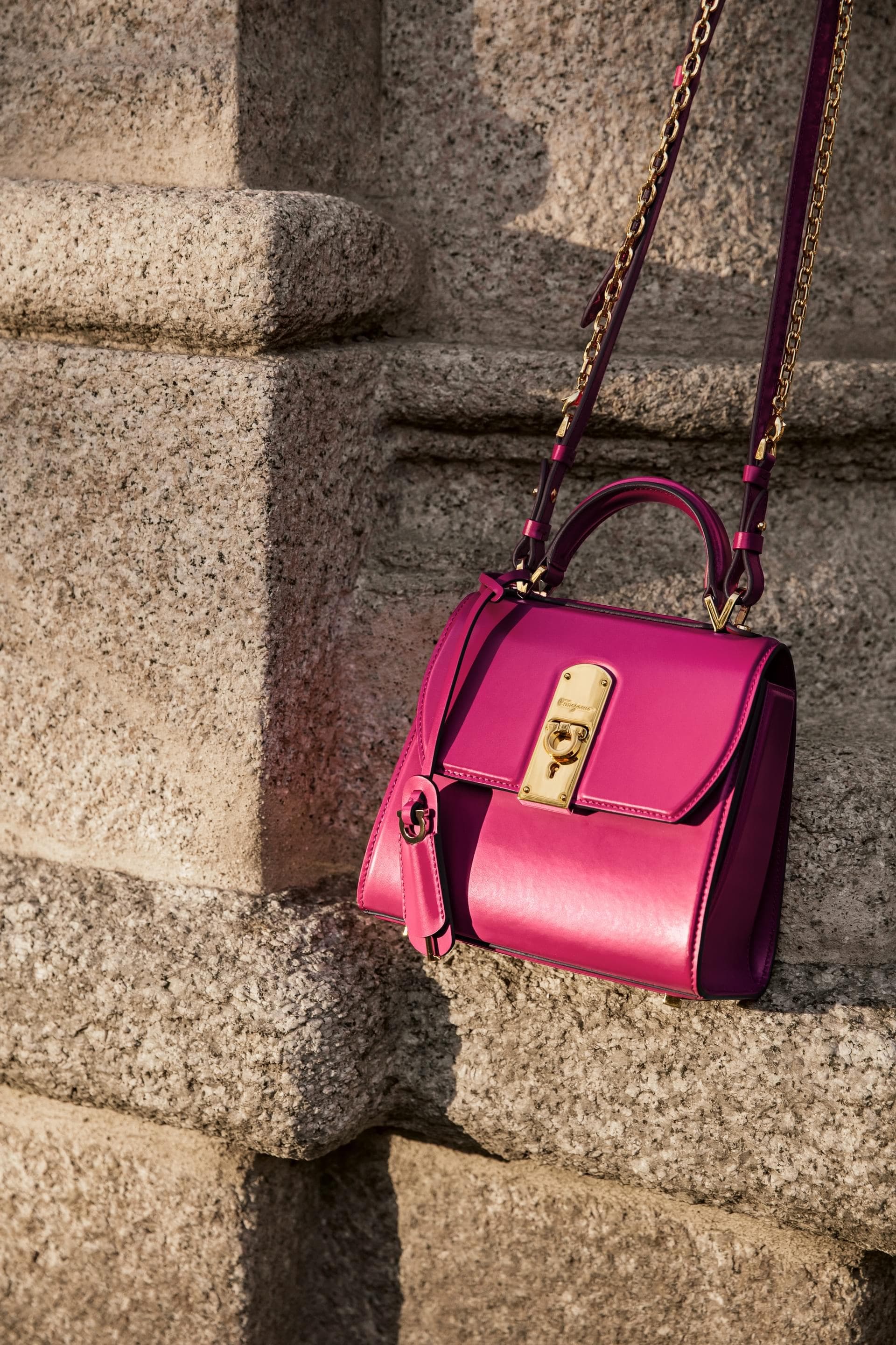 Salvatore Ferragamo представляет новую знаковую сумку boxyz эксклюзивно во «Временах Года»