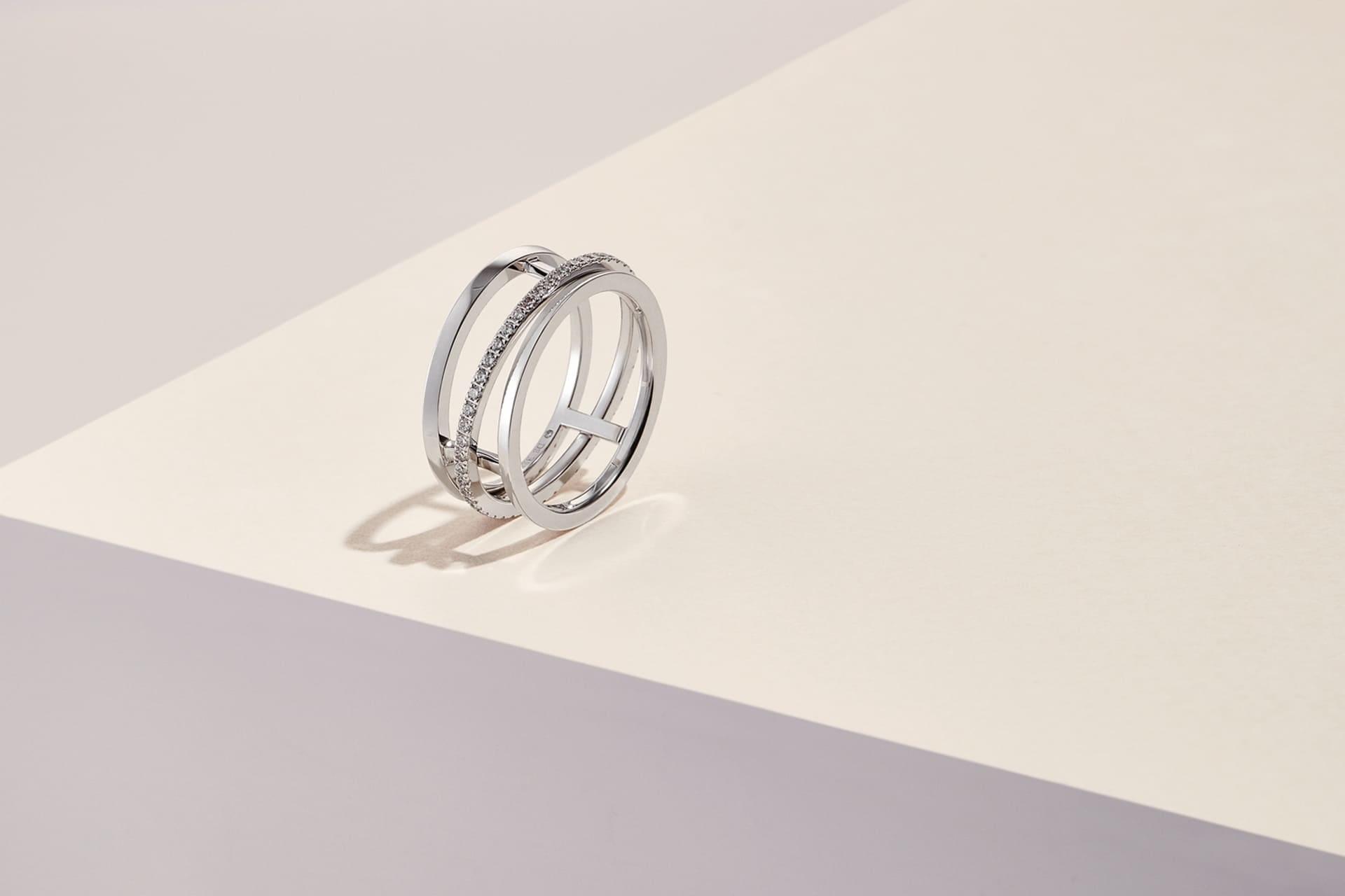 De Beers анонсирует новую эстетику, представляя кольцо The Horizon