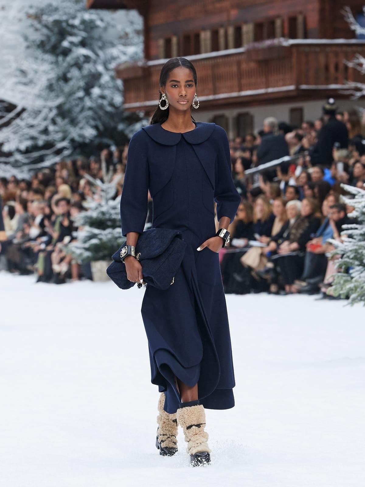 CHANEL представляет сумку CHANEL 19