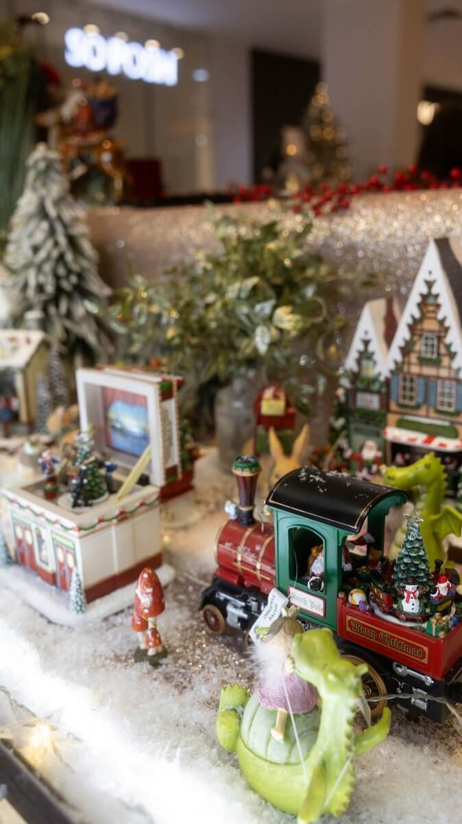 The Vremena Goda Galleries are hosting a new year's bazaar