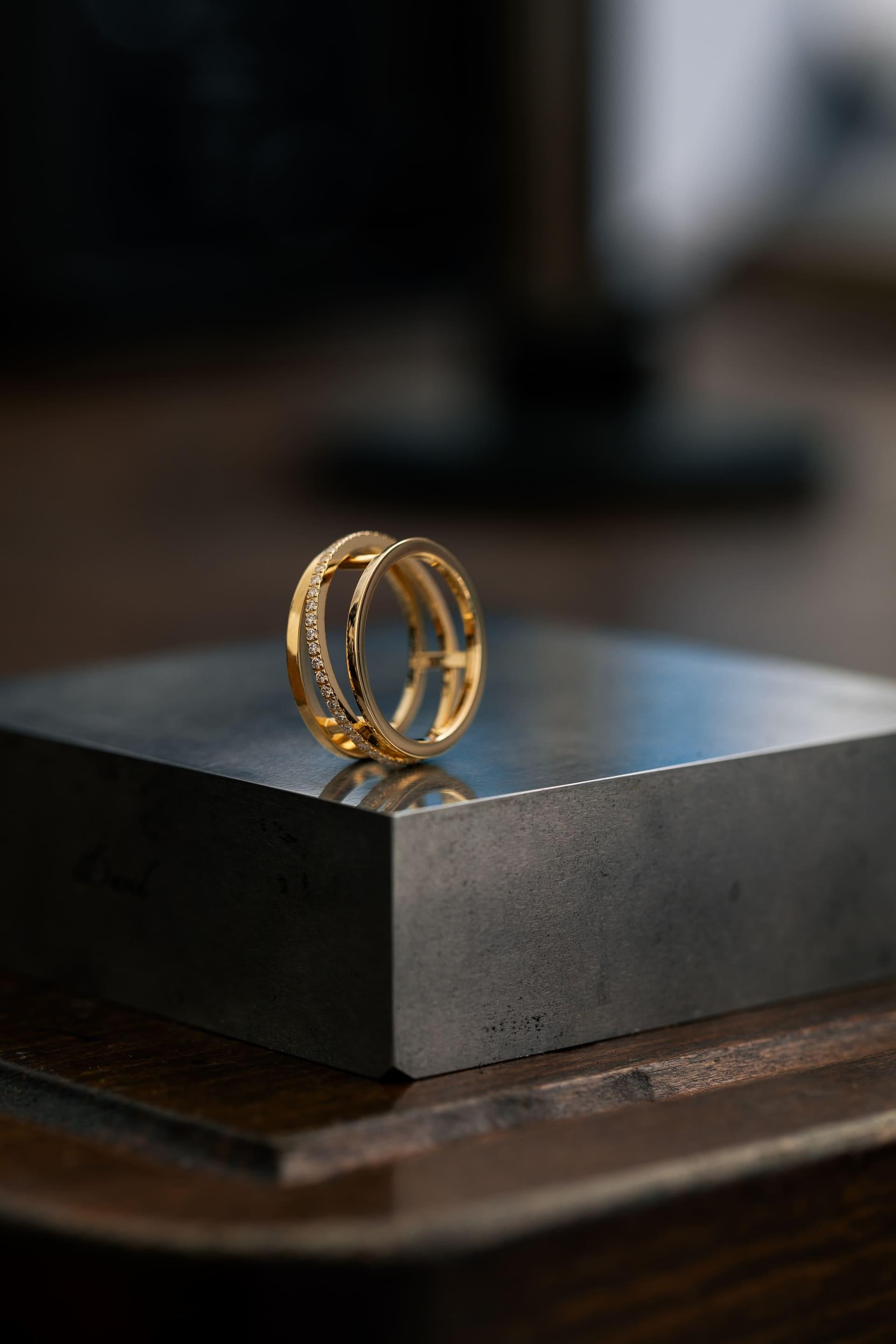 De Beers анонсирует новую эстетику, представляя кольцо The Horizon