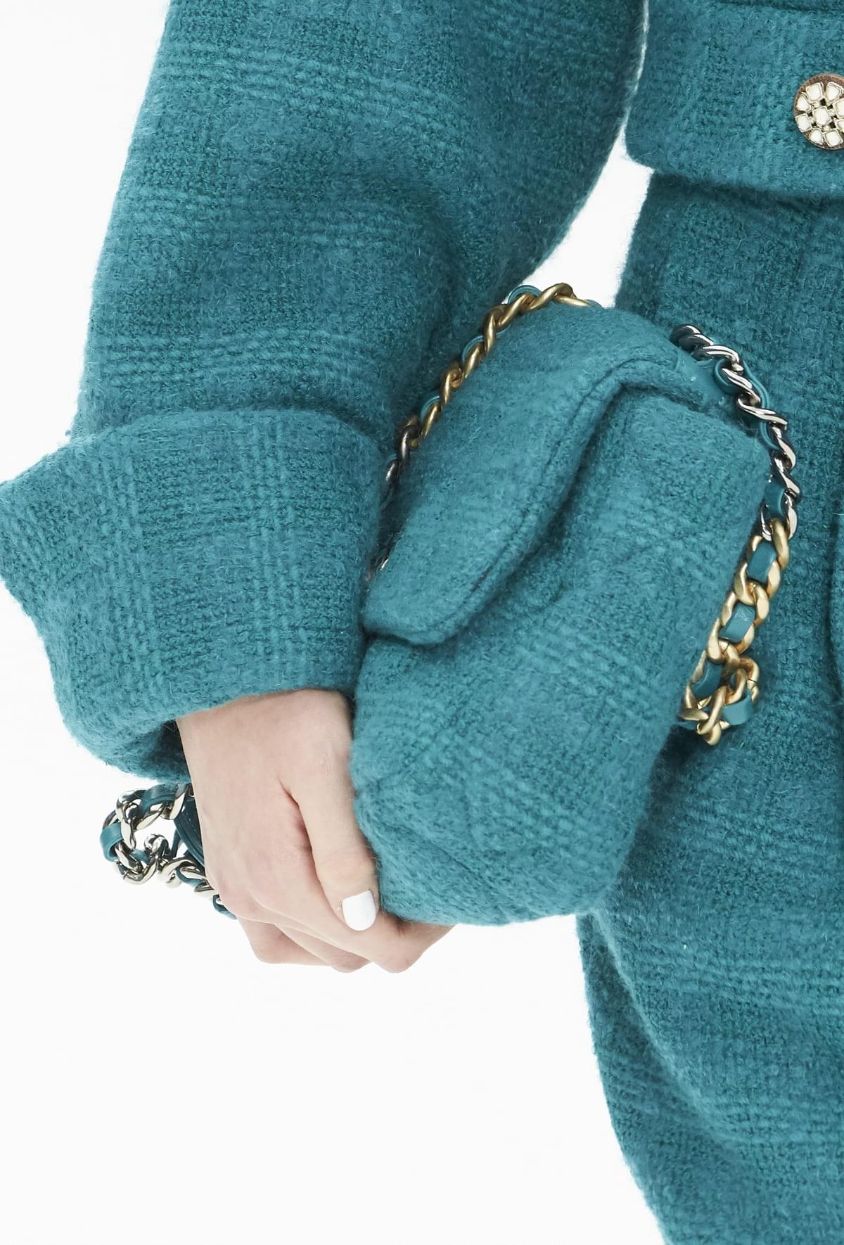 CHANEL представляет сумку CHANEL 19