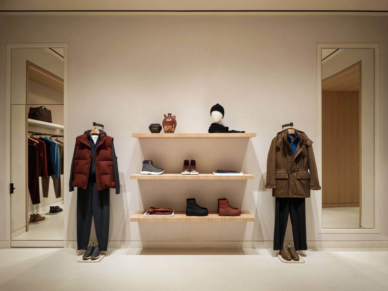 12 STOREEZ в Галереях