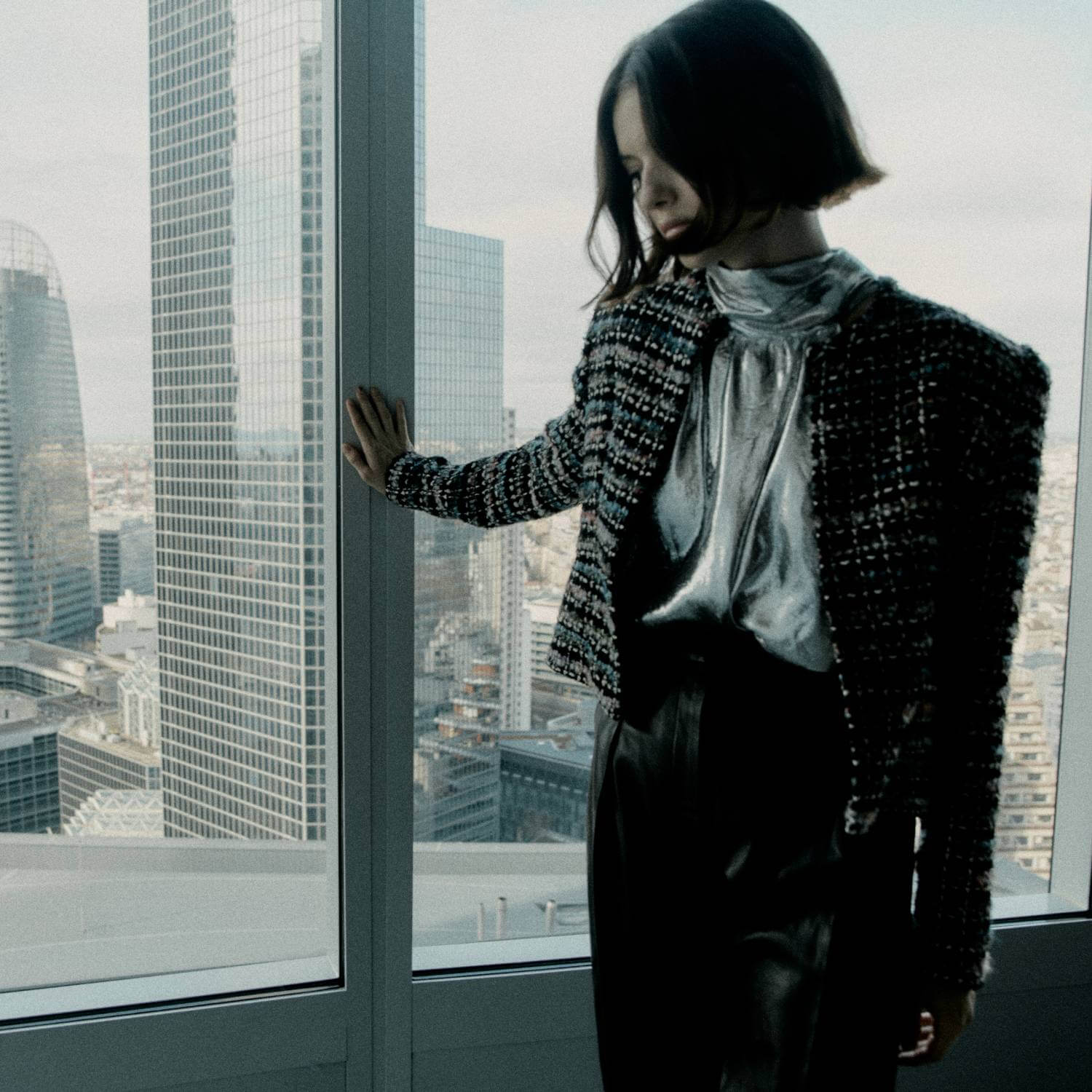 Верхняя одежда и изделия из кожи в новой коллекции IRO