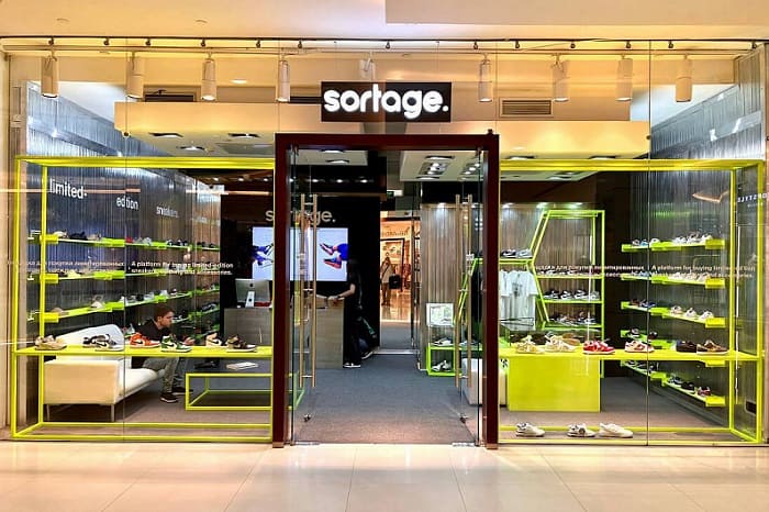 Бутик лимитированных кроссовок The Sortage дарит 3 000 рублей