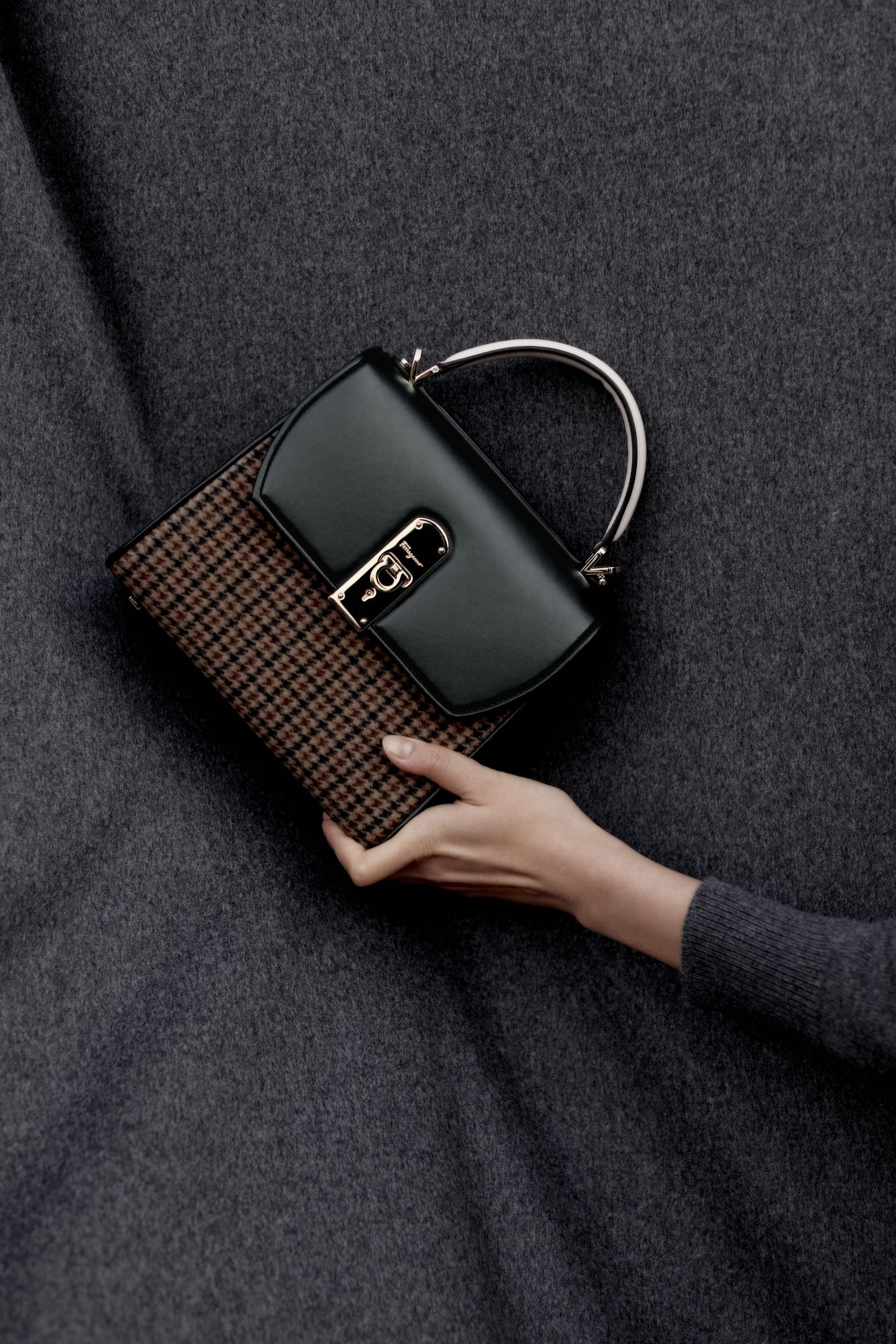 Salvatore Ferragamo представляет новую знаковую сумку boxyz эксклюзивно во «Временах Года»