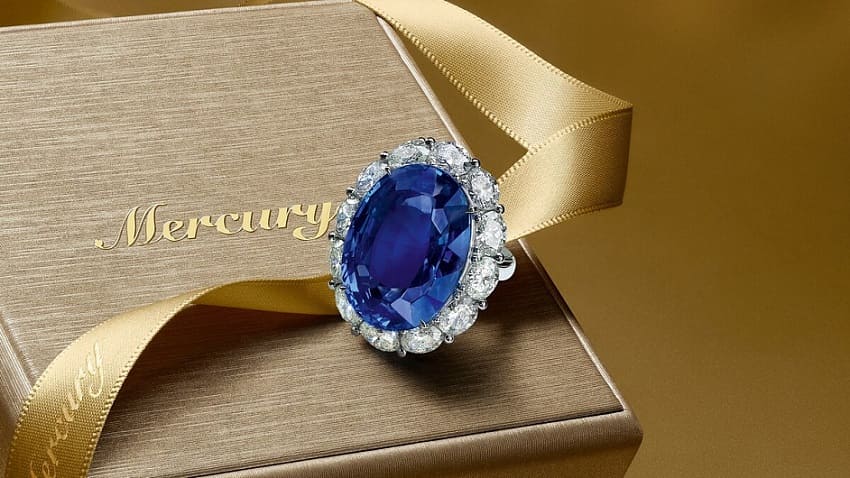 Mercury представляет кольцо с сапфиром