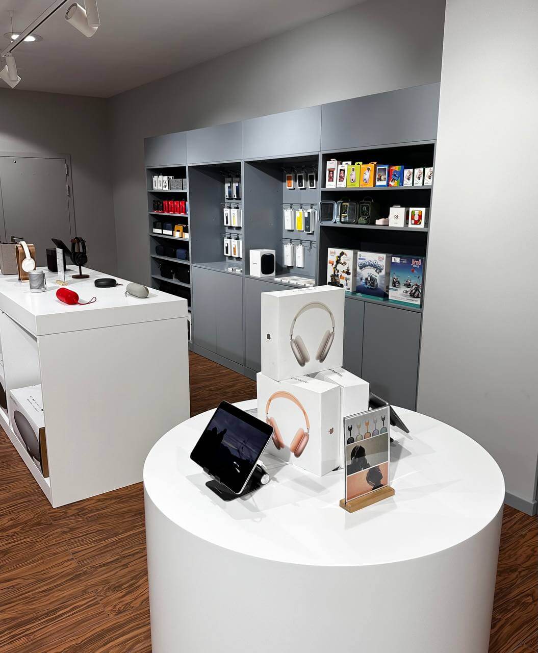 New Apple store