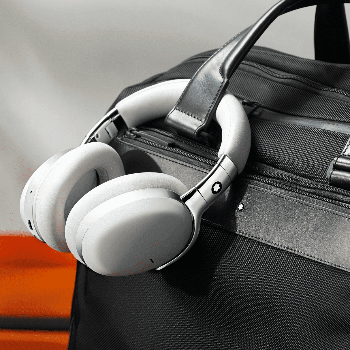 SMART - наушники от MONTBLANC