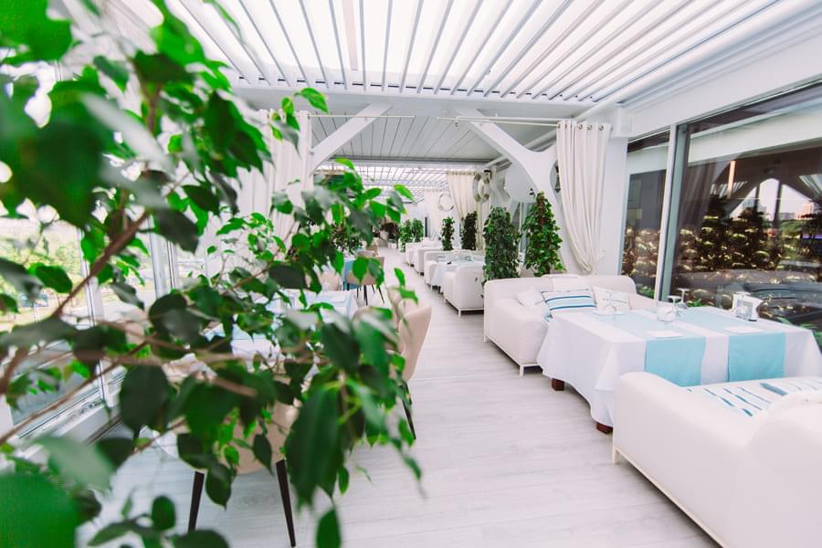 Летняя терраса в ресторане Spettacolo!